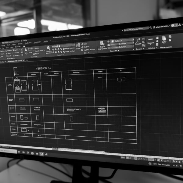 Plan DXF prototype en bureau d'étude maroquinerie