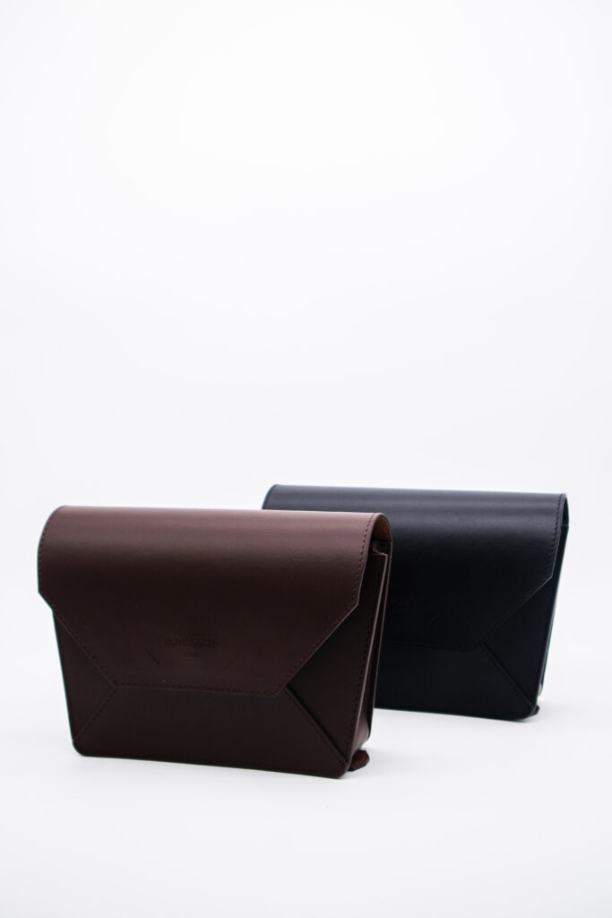 sac en cuir fabriqué dans un atelier de maroquinerie