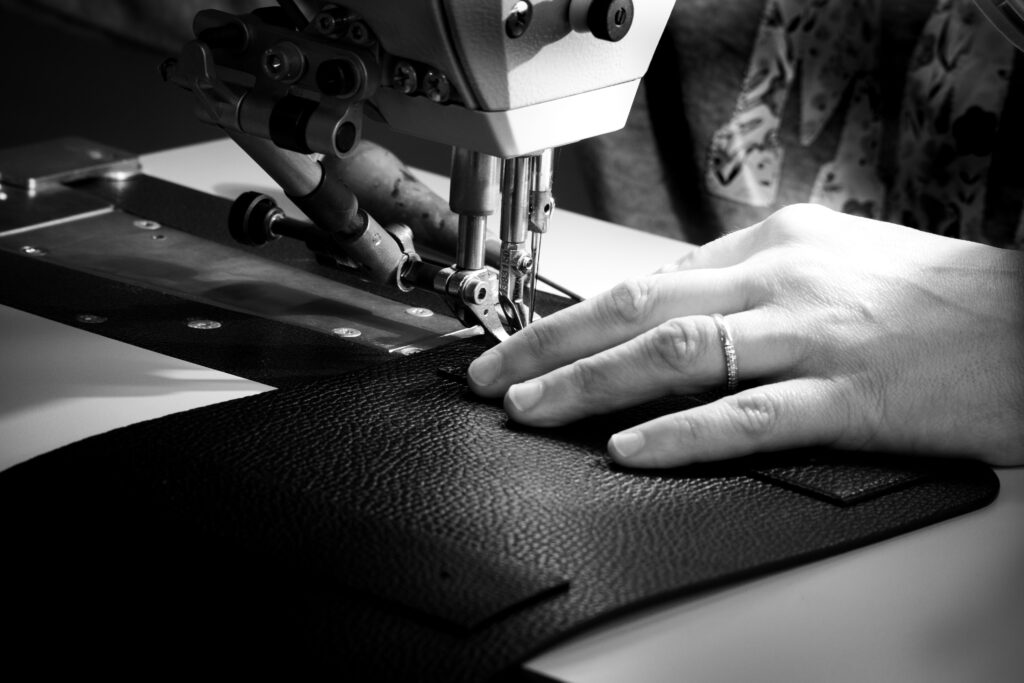 Artisan atelier de maroquinerie
