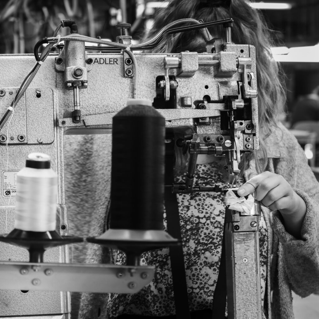 Machine à coudre grand pilier