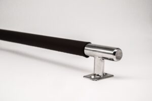 Gainage du cuir sur barre en acier