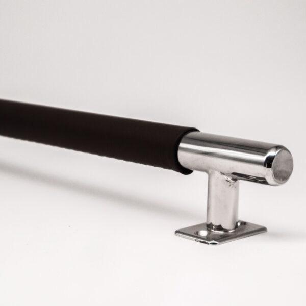 Gainage du cuir sur barre en acier