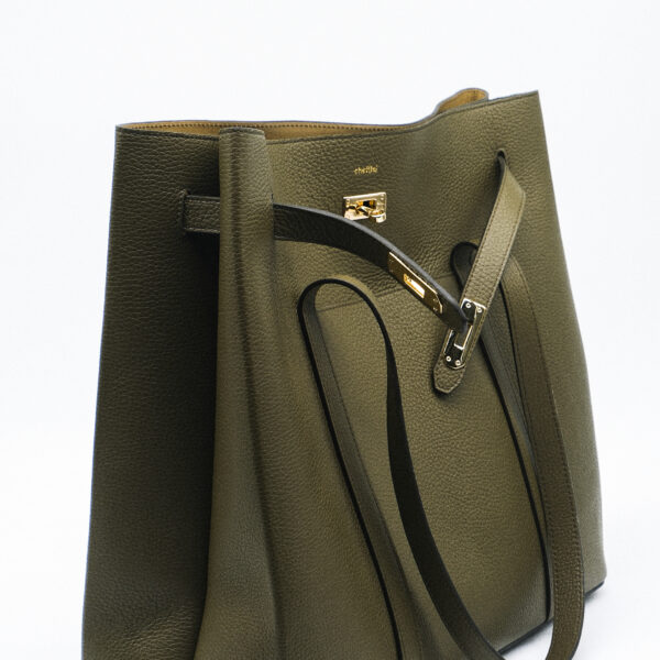 Sac à main en cuir de la marque Chef(fe) développé et confectionné par Maroquinerie Barreteau