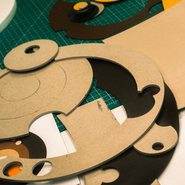 Développement d'une pièce de décoration, de maroquinerie. Prototype